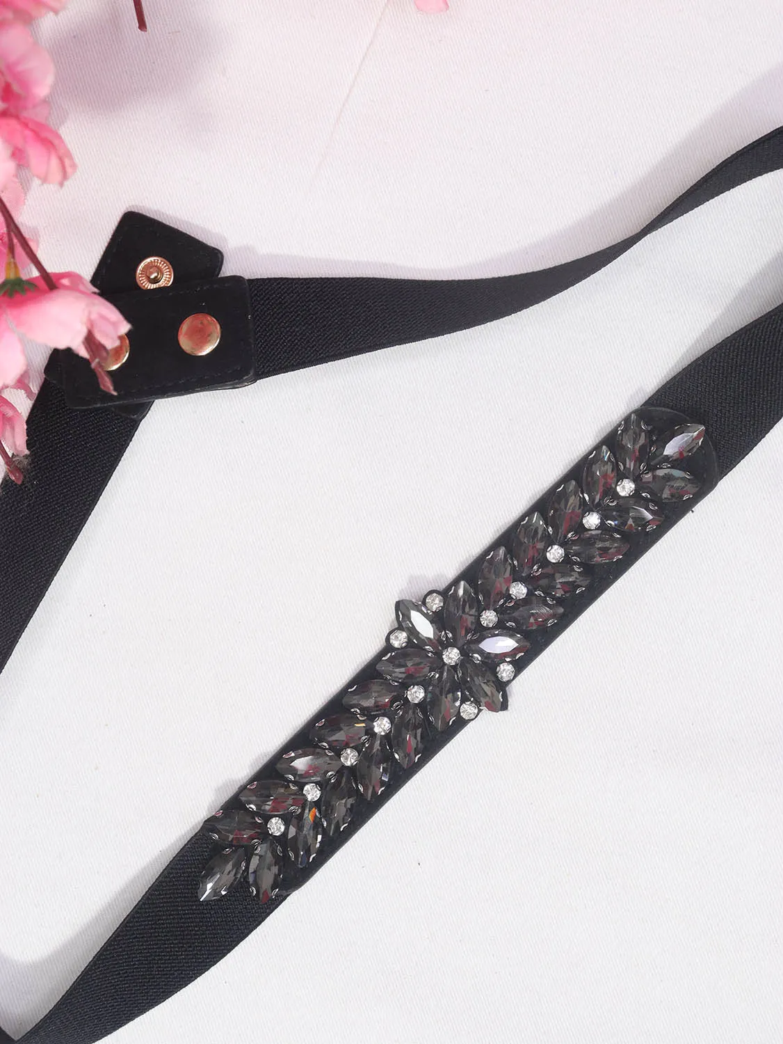 Secure Style: Blackout Buckle-Up Belts - Professional Fashion Accessory