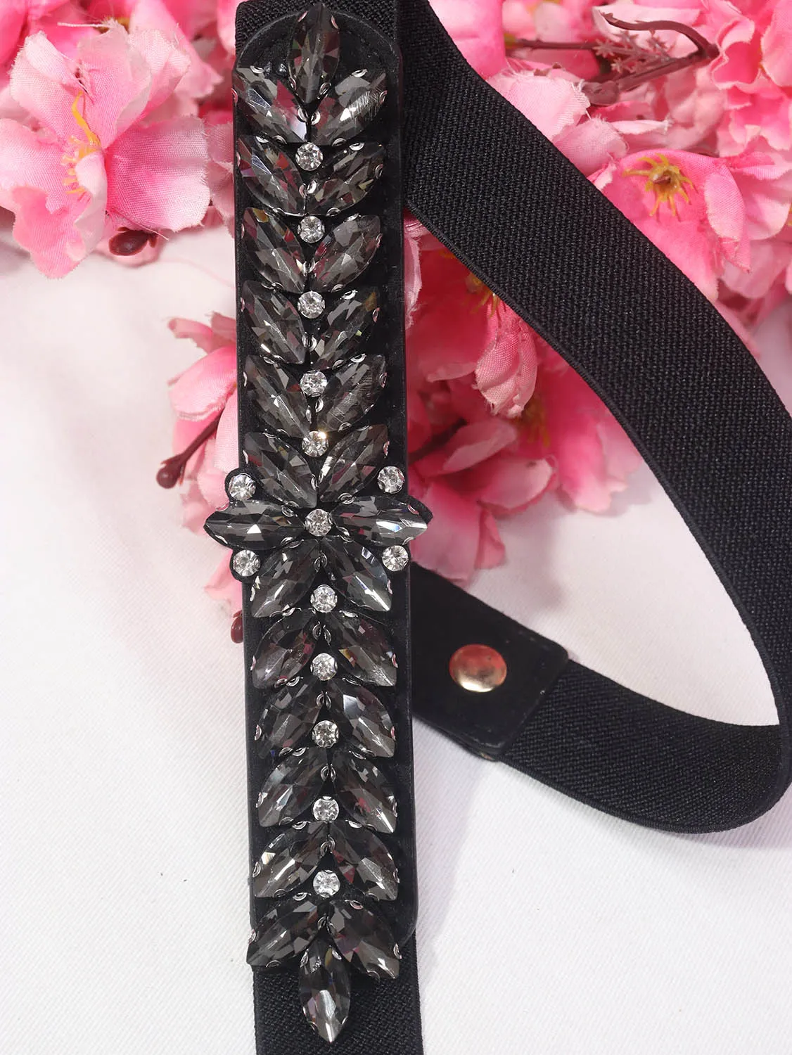 Secure Style: Blackout Buckle-Up Belts - Professional Fashion Accessory